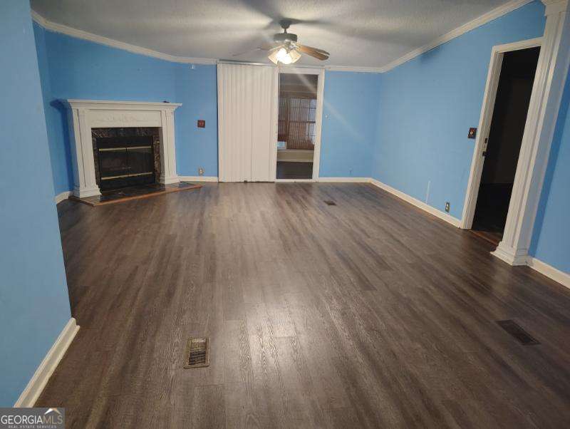 136 Burton Road Savannah, GA 31405 - Photo 4 of 19