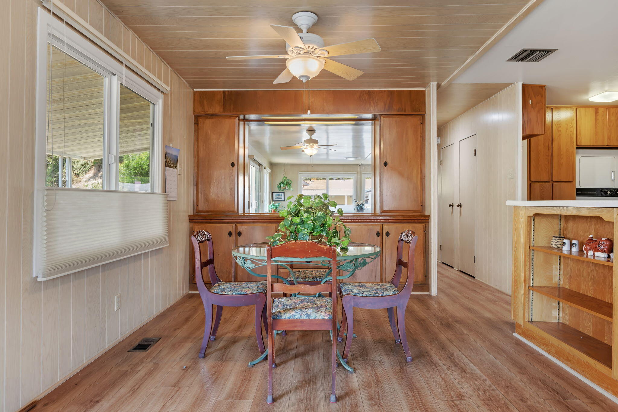 333 Old Mill Road, Unit SPC 140 Santa Barbara, CA 93110 - Photo 8 of 21 08-Dining