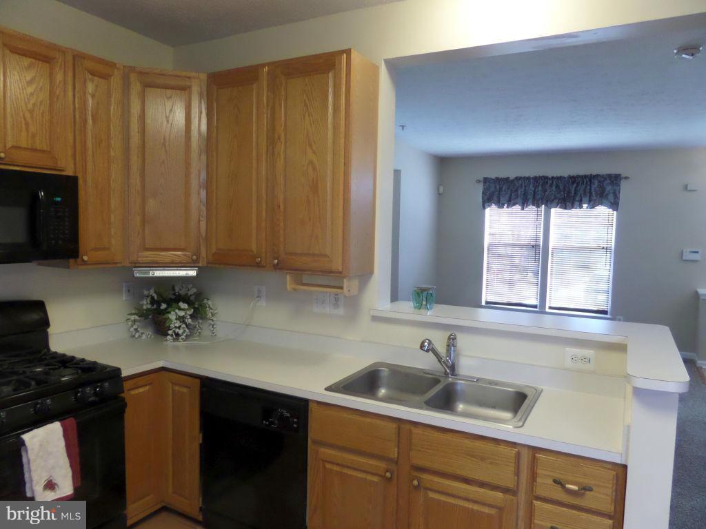 5000 Castlestone Drive Baltimore, MD 21237 - Photo 4 of 24 Kitchen