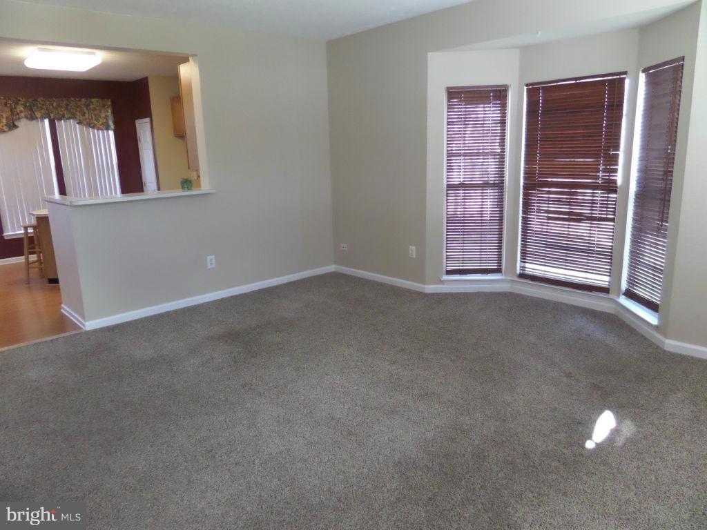 5000 Castlestone Drive Baltimore, MD 21237 - Photo 8 of 24 Living Room