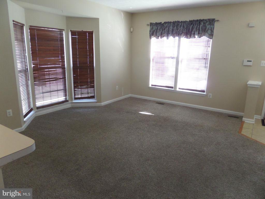 5000 Castlestone Drive Baltimore, MD 21237 - Photo 9 of 24 Living Room
