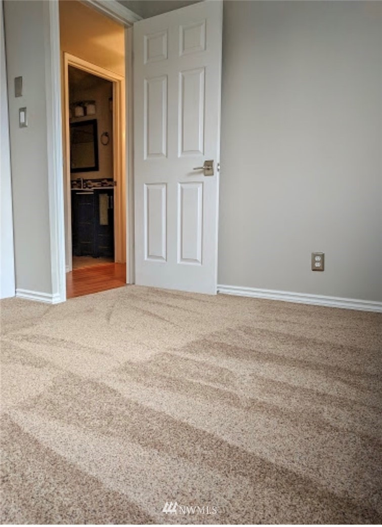 1816 Beacon Way Southeast Renton, WA 98058 - Photo 14 of 23 Gallery Image 14