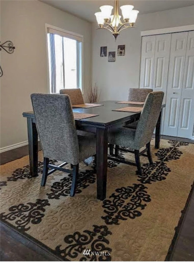 1816 Beacon Way Southeast Renton, WA 98058 - Photo 3 of 23 Gallery Image 3