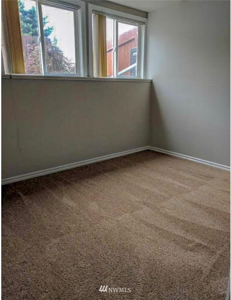 1816 Beacon Way Southeast Renton, WA 98058 - Photo 22 of 23 Gallery Image 22
