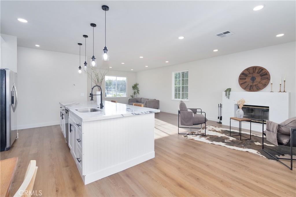 3397 North Poppy Drive Rialto, CA 92377 - Photo 14 of 31 ISLAND AND KITCHEN