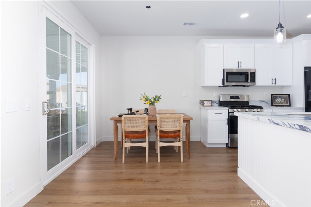 3397 North Poppy Drive Rialto, CA 92377 - Photo 15 of 31 DINNING AREA