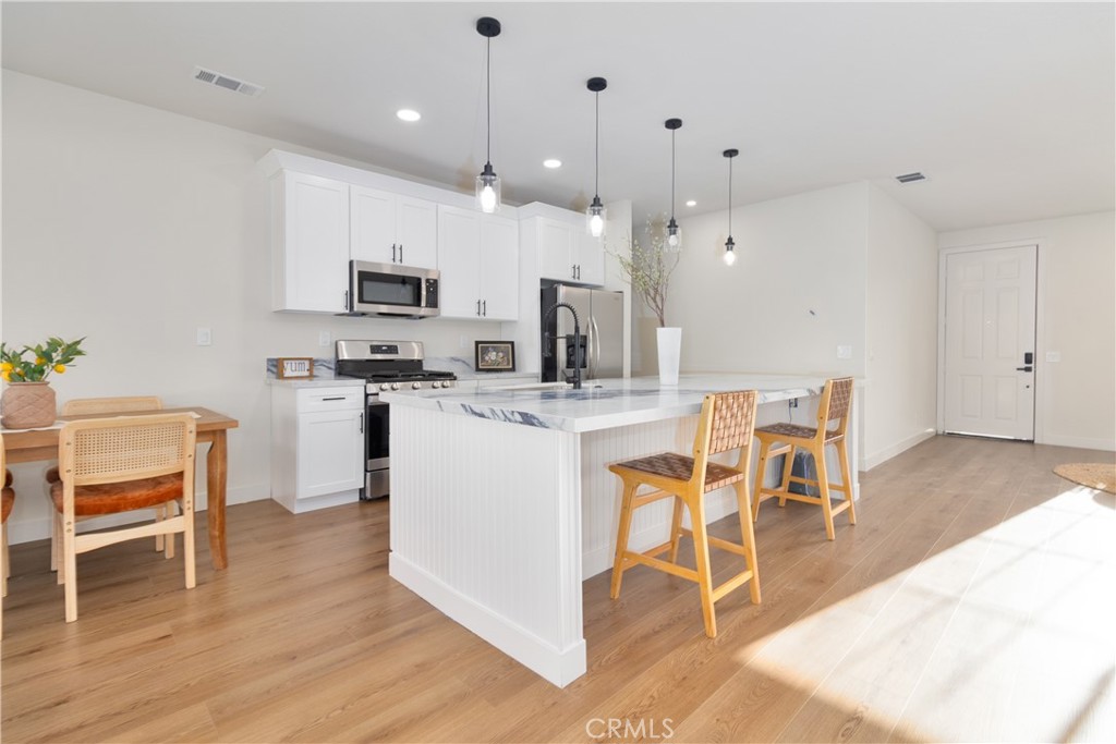 3397 North Poppy Drive Rialto, CA 92377 - Photo 16 of 31 KITCHEN W ISLAND