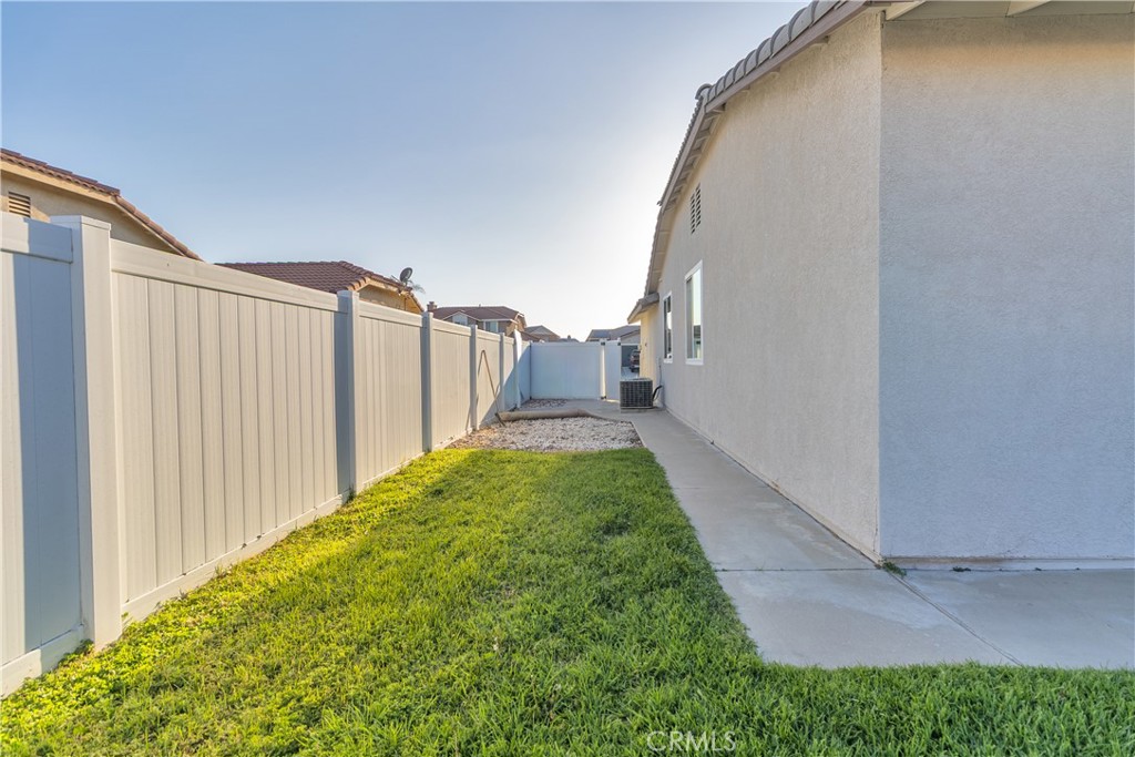 3397 North Poppy Drive Rialto, CA 92377 - Photo 29 of 31