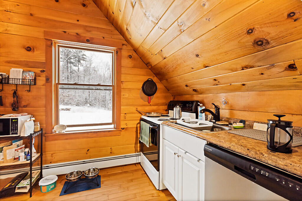 1194 Mercer Road Mercer, ME 04957 - Photo 90 of 118 106_BP5A9889_DxO_mls