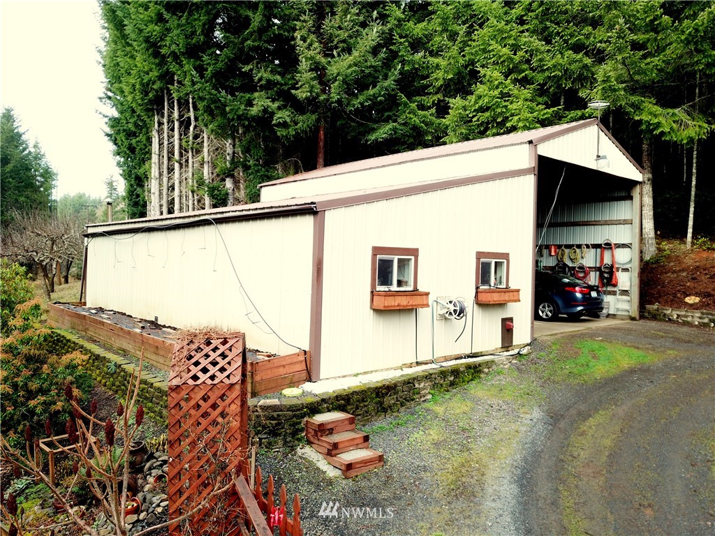 214 Labarre Road Chehalis, WA 98532 - Photo 2 of 25