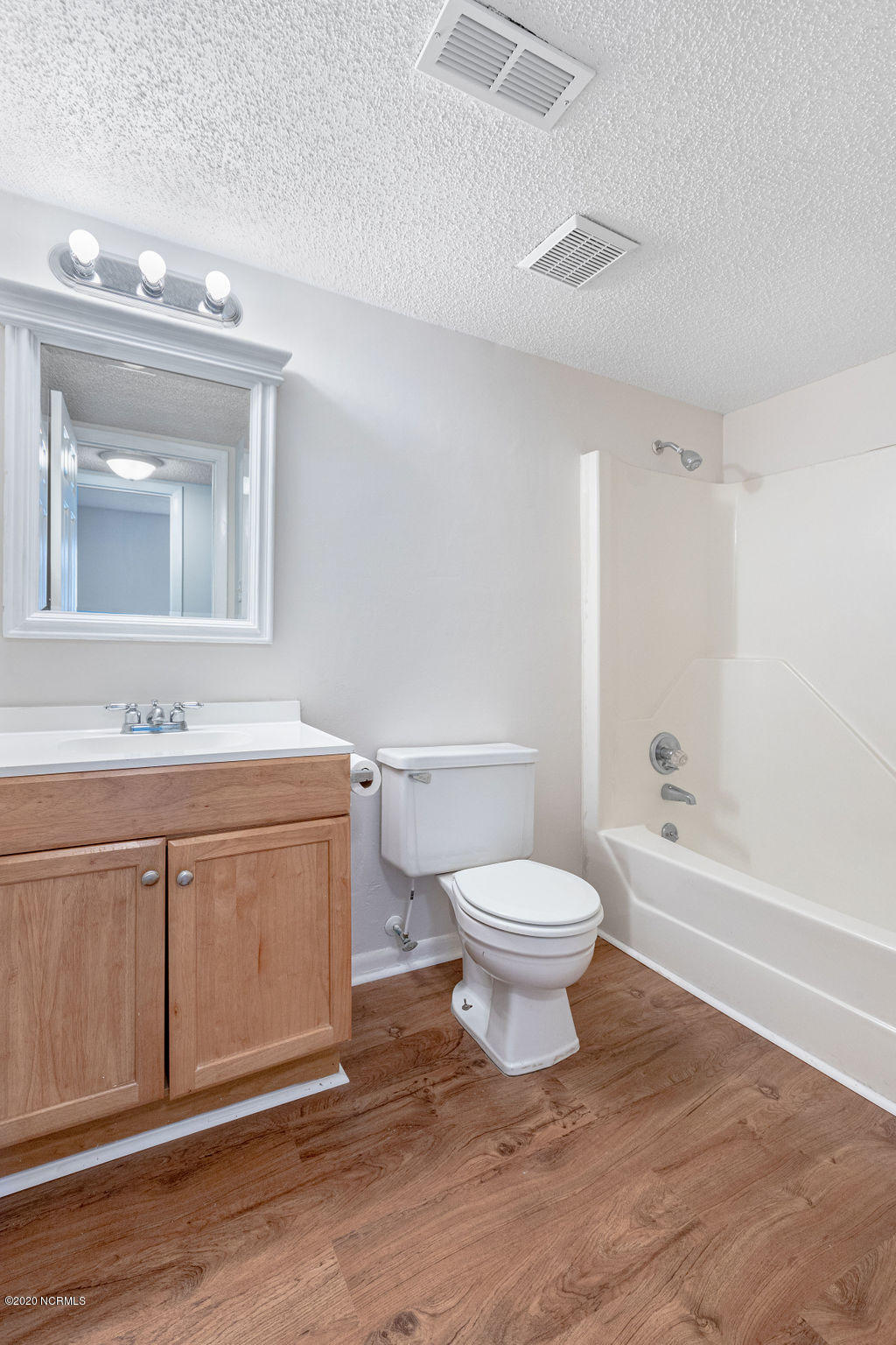 104 Ash Place Jacksonville, NC 28546 - Photo 13 of 20 hall bath
