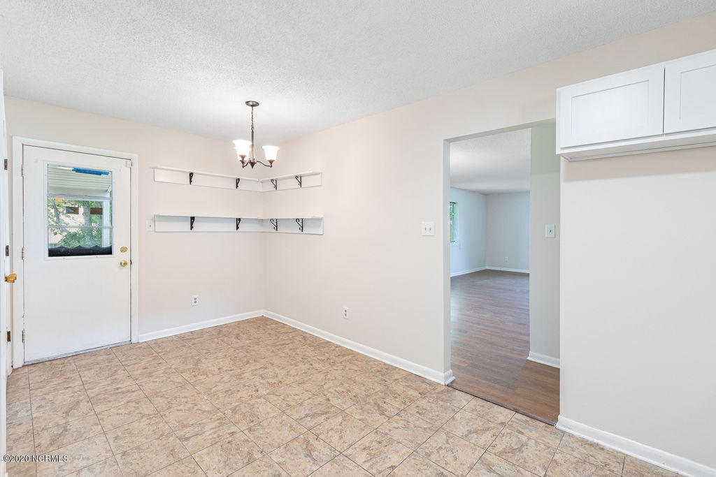 104 Ash Place Jacksonville, NC 28546 - Photo 8 of 20 breakfast nook
