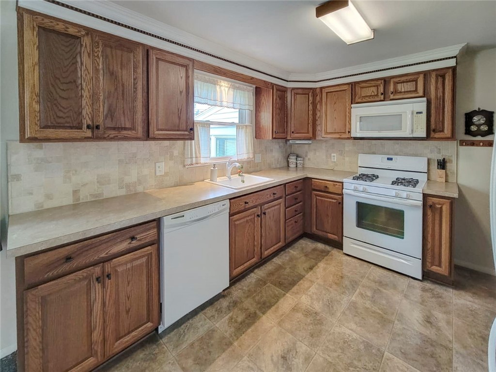 71 Fox Meadow Road Greece, NY 14626 - Photo 11 of 41