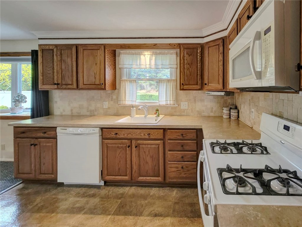 71 Fox Meadow Road Greece, NY 14626 - Photo 13 of 41