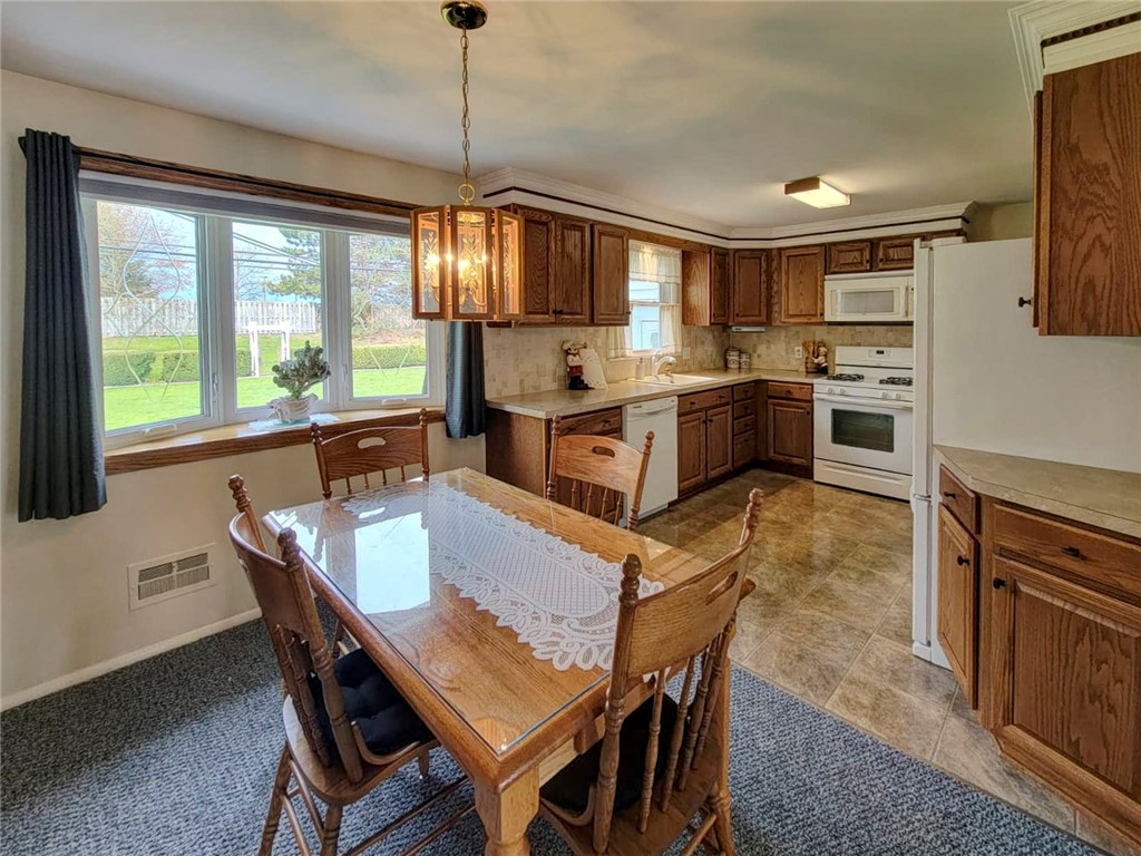 71 Fox Meadow Road Greece, NY 14626 - Photo 9 of 41