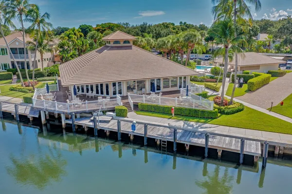 $4,000 | 318 Oak Harbour Drive, Unit 318, Juno Beach, FL 33408