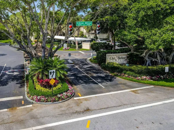 $4,000 | 318 Oak Harbour Drive, Unit 318, Juno Beach, FL 33408