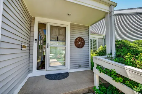 $515,000 | 15 Oak Creek Trail, Madison, WI 53717