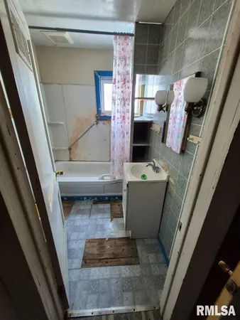 $24,900 | 2409 South Hanna City Glasford Road, Hanna City, IL 61536