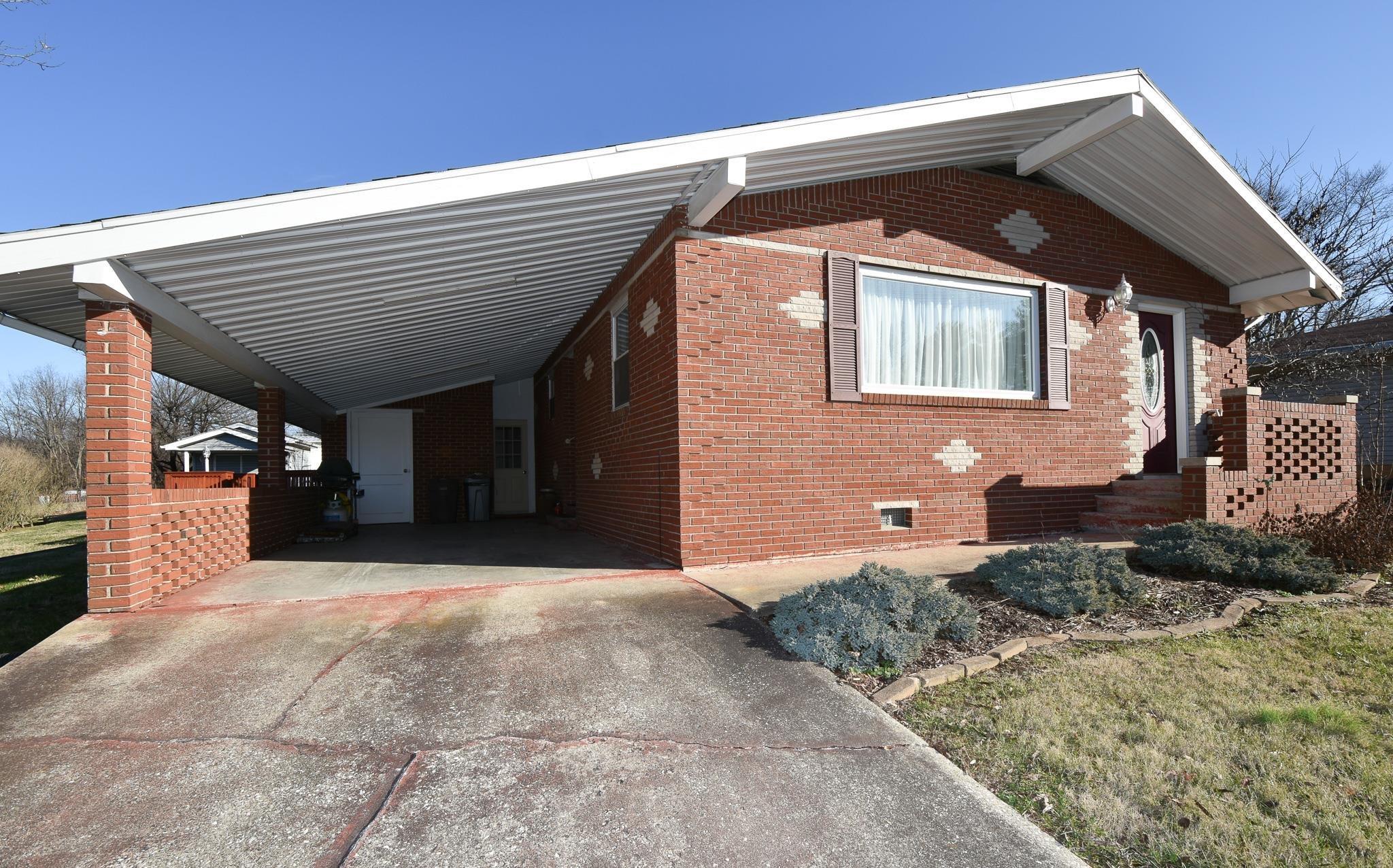 722 Sandy Hook Road Paoli, IN 47454 - Photo 1 of 36 Gallery Image 1