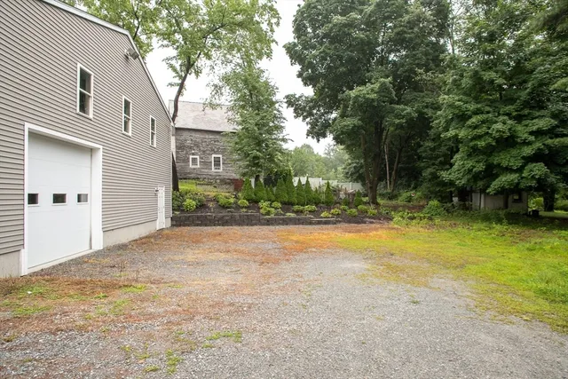 a view of back yard of the house
