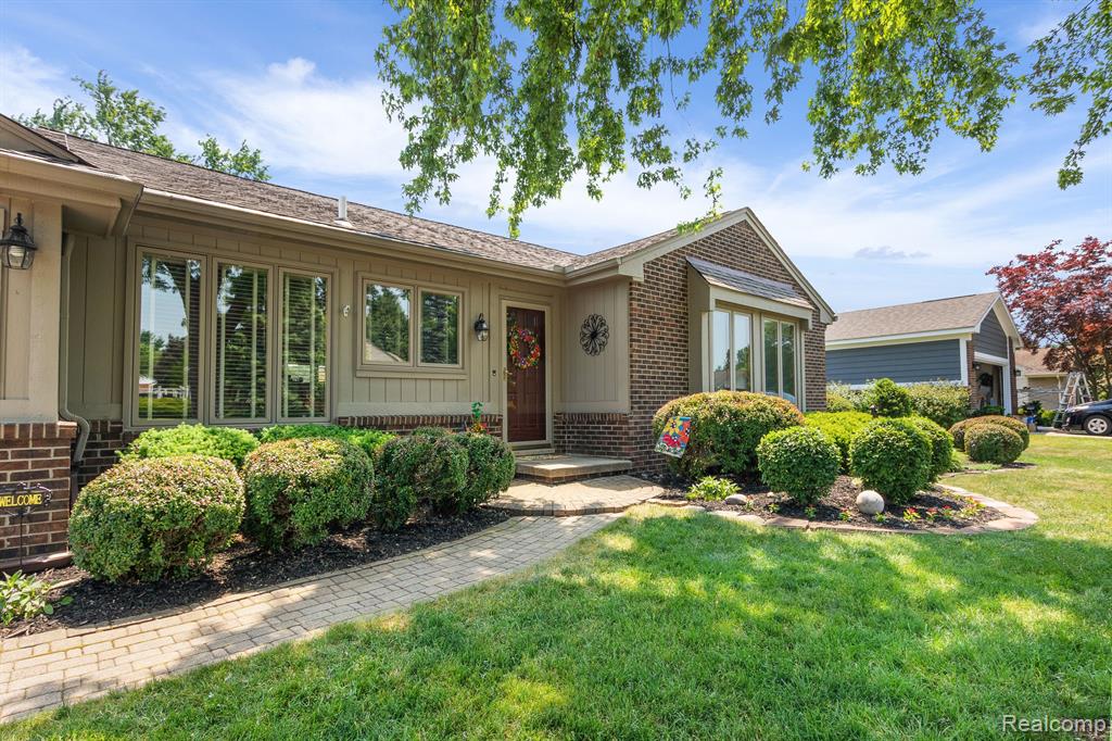 2283 Highsplint Drive Rochester Hills, MI 48307 - Photo 3 of 45