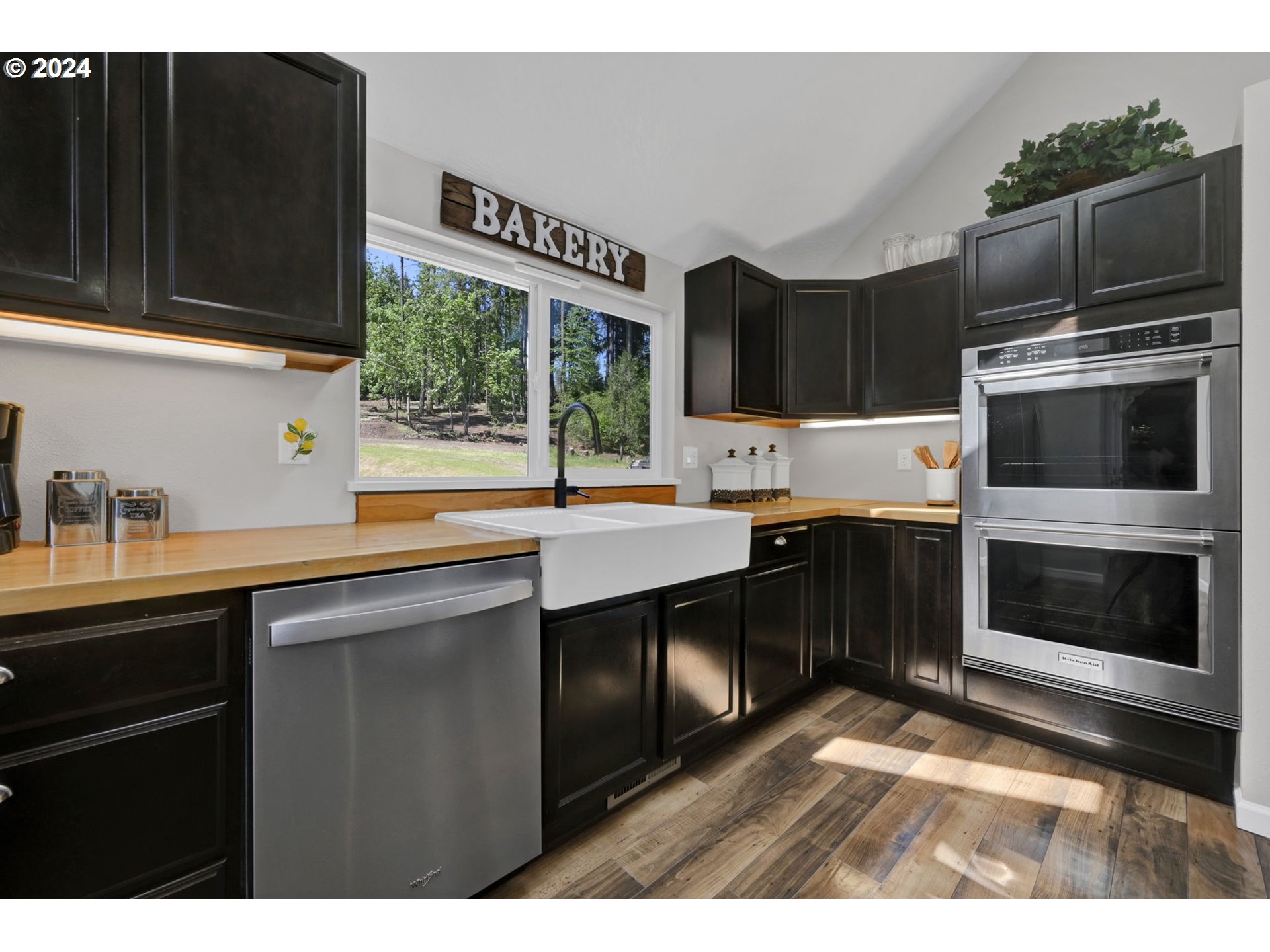 88602 Whitsell Lane Springfield, OR 97478 - Photo 14 of 48 Kitchen