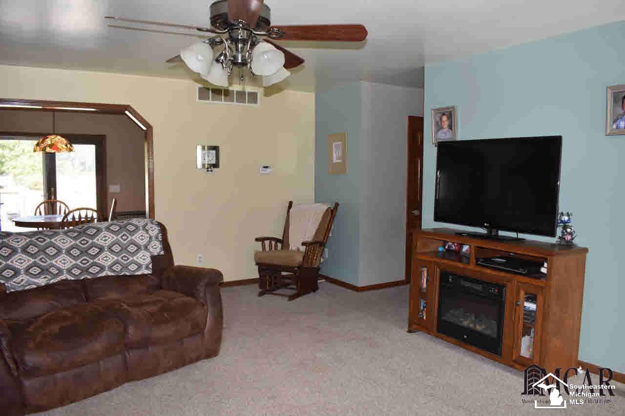 13170 Dixon Road Dundee, MI 48131 - Photo 7 of 19
