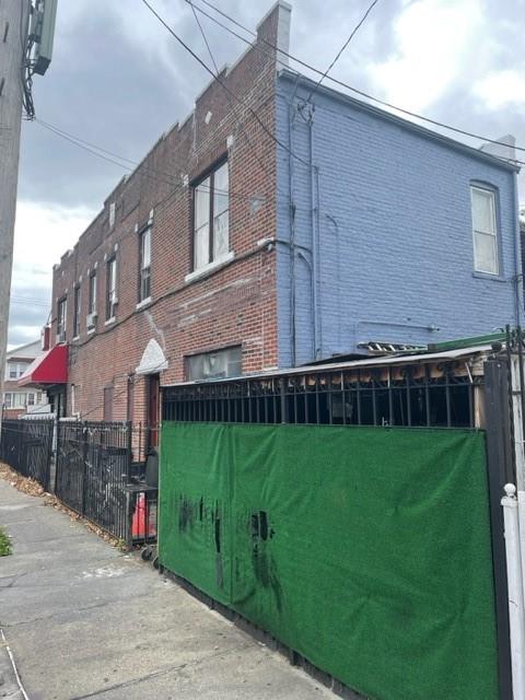 5325 Clarendon Road Brooklyn, NY 11203 - Photo 2 of 3 a view of a back yard of the house