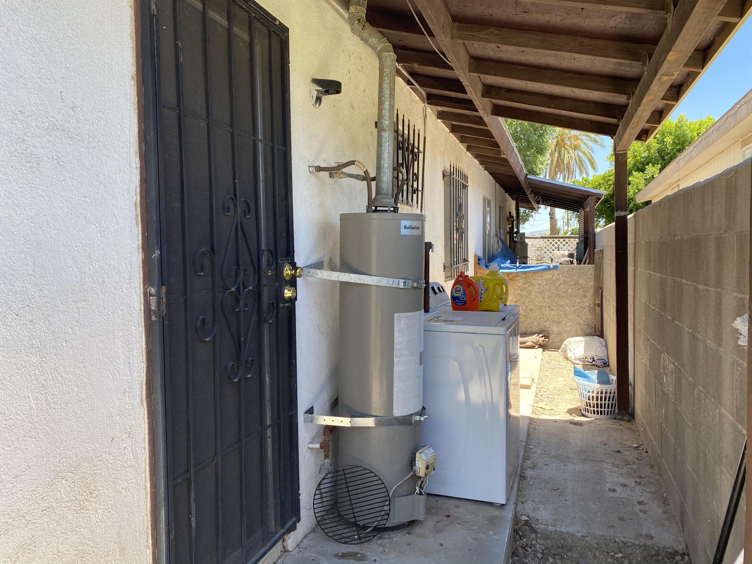 325 South Spring Street Blythe, CA 92225 - Photo 6 of 10