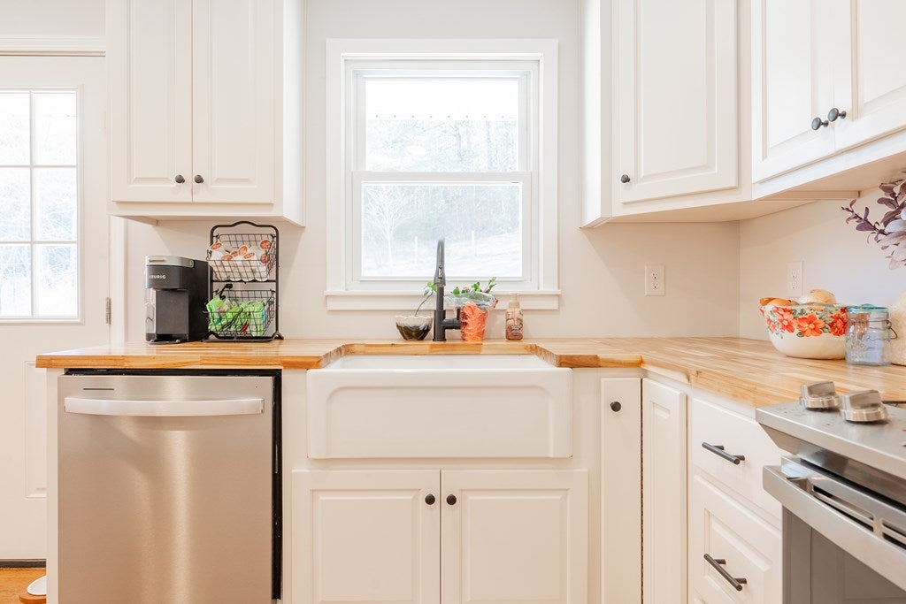 1350 Ivanhoe Road Max Meadows, VA 24360 - Photo 18 of 79 Gallery Image 18