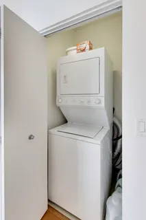 $395,000 | 1901 South Calumet Avenue, Unit 2208, Chicago, IL 60616