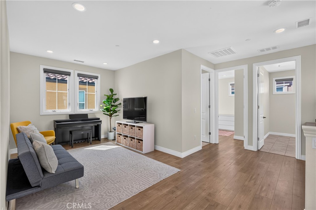 20656 West Chestnut Circle Porter Ranch, CA 91326 - Photo 15 of 31
