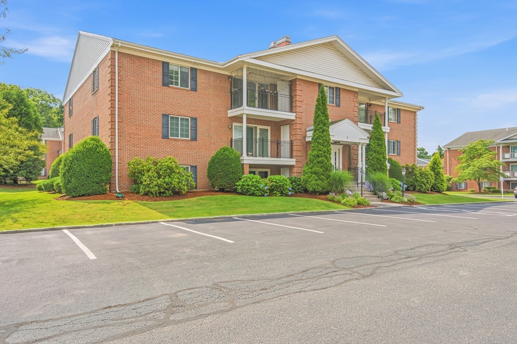 5 April Lane, Unit 33 Lexington, MA 02421 - Photo 25 of 27