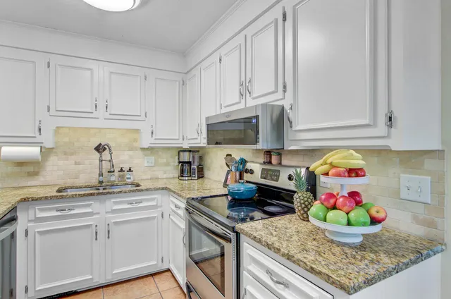 $373,000 | 104 Chalcott Place, Summerville, SC 29485