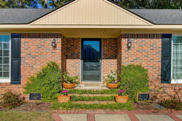 $373,000 | 104 Chalcott Place, Summerville, SC 29485