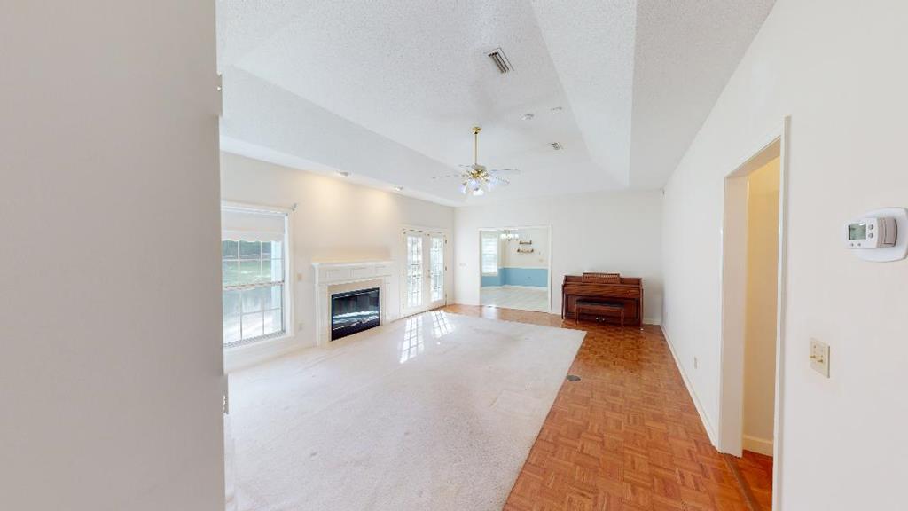 300 Riveredge Parkway Dothan, AL 36303 - Photo 12 of 28 Family Living Room