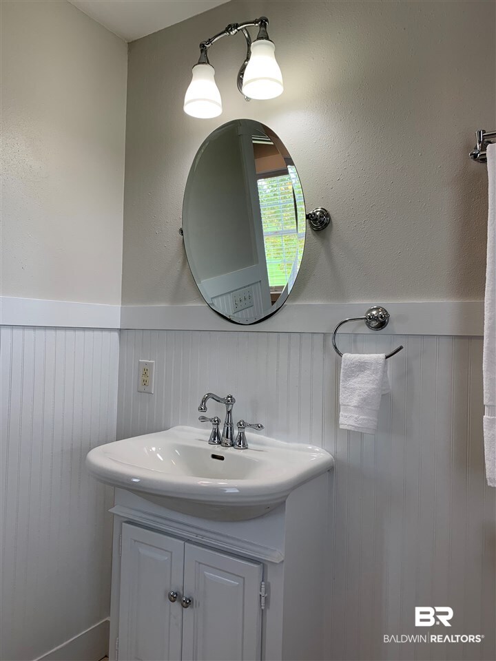 13402 County Road 91 Elberta, AL 36530 - Photo 22 of 32 Master Bath