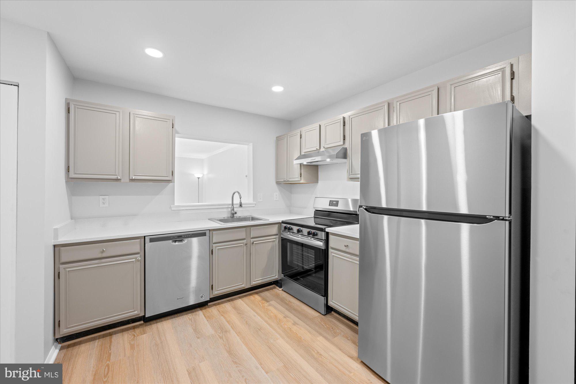 3720 Ferrara Drive, Unit 5 Silver Spring, MD 20906 - Photo 12 of 18 Stainless steel appliances