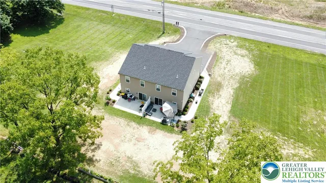 a picture of a lake view