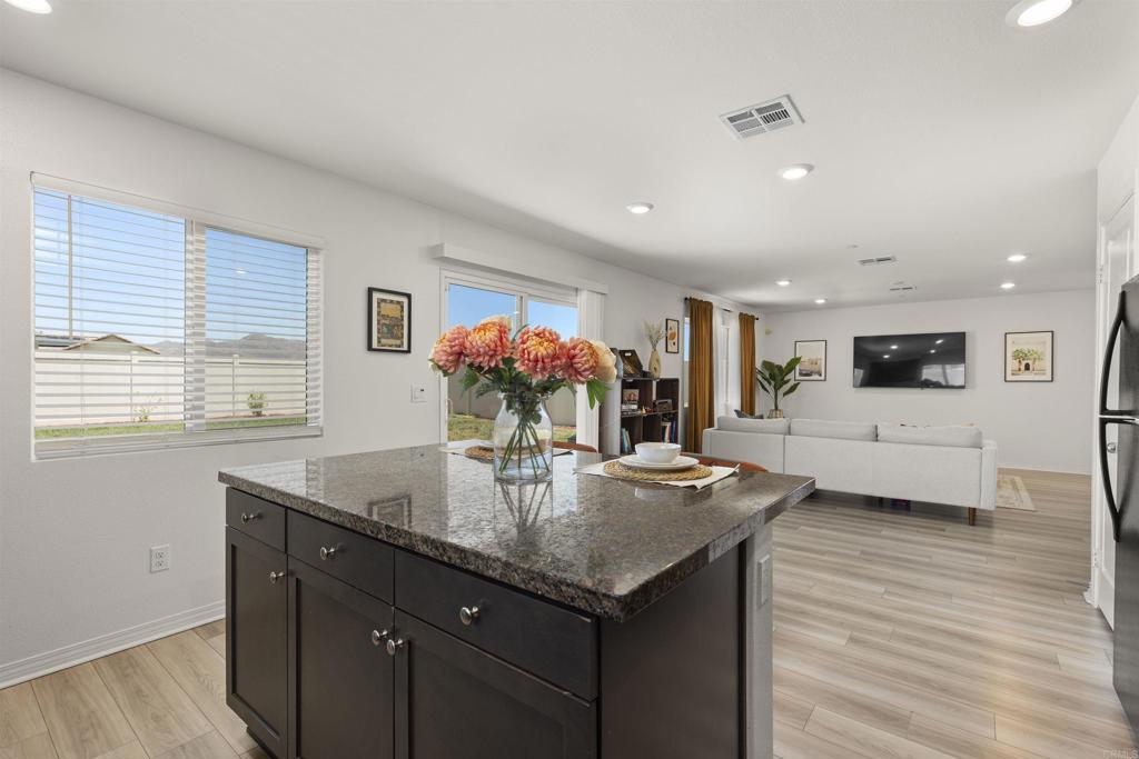 32184 Rambling Court Winchester, CA 92596 - Photo 13 of 37