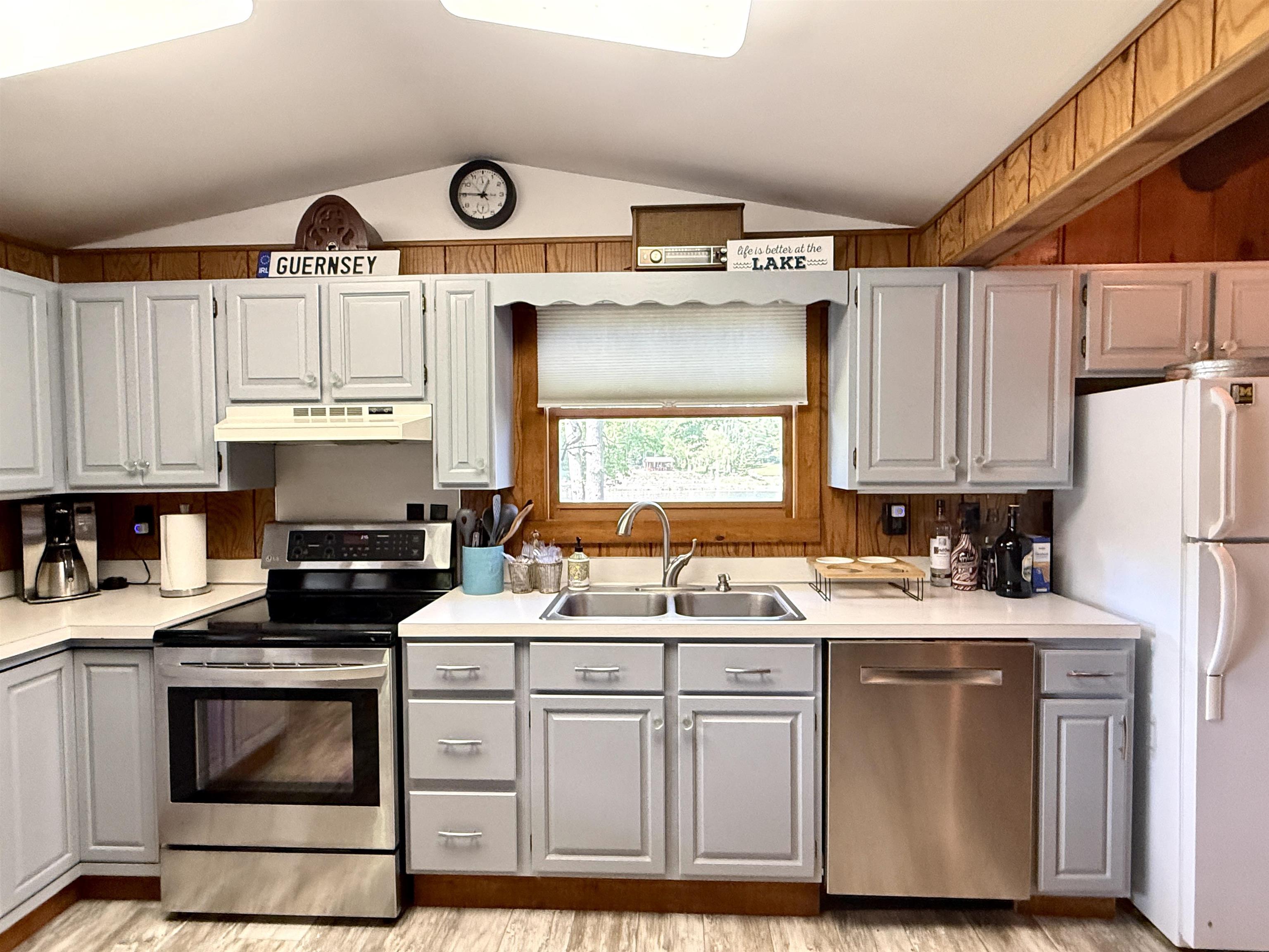 1627 Riverside Drive Gladwin, MI 48624 - Photo 19 of 53