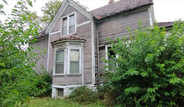 $34,900 | 147 West 111th Place, Chicago, IL 60628