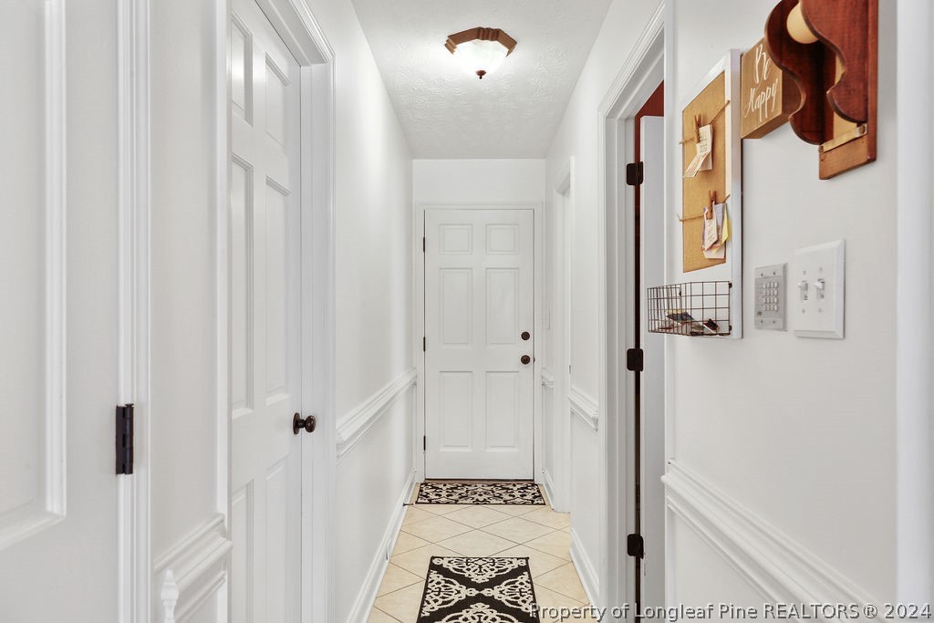 300 Shawcroft Road Fayetteville, NC 28311 - Photo 15 of 42 a bathroom with a mirror