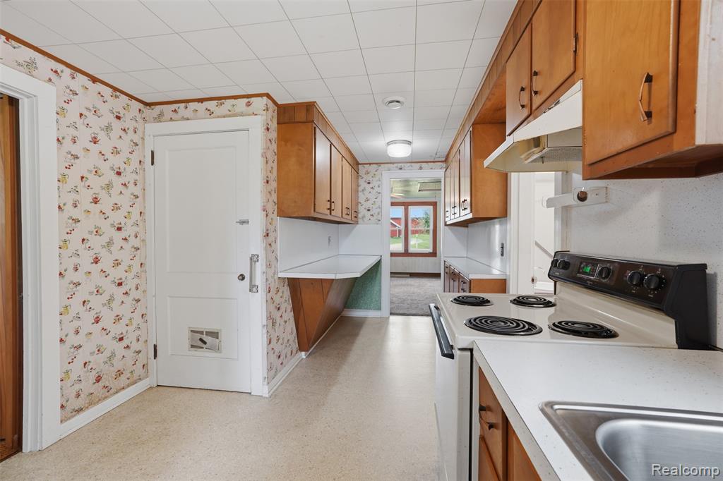 3405 West Coon Lake Road Howell, MI 48843 - Photo 10 of 36