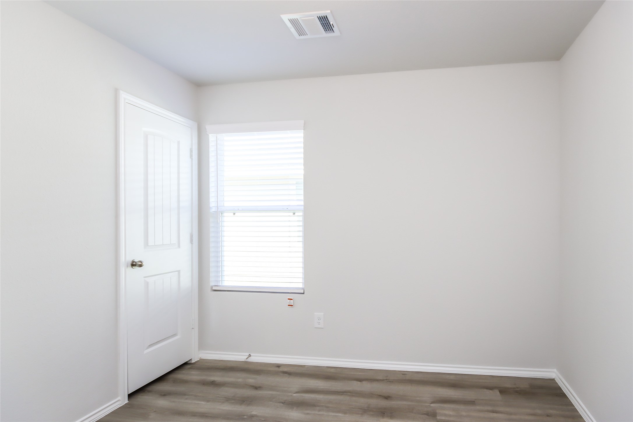 17327 Cuthbert Street Humble, TX 77346 - Photo 15 of 16 Photos may be representative of the floor plan and not the exact home. Finishes, layout, and features of the actual property for lease may vary.