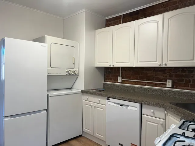 $2,150 | 19 Bridge Street, Unit 2, Nyack, NY 10960