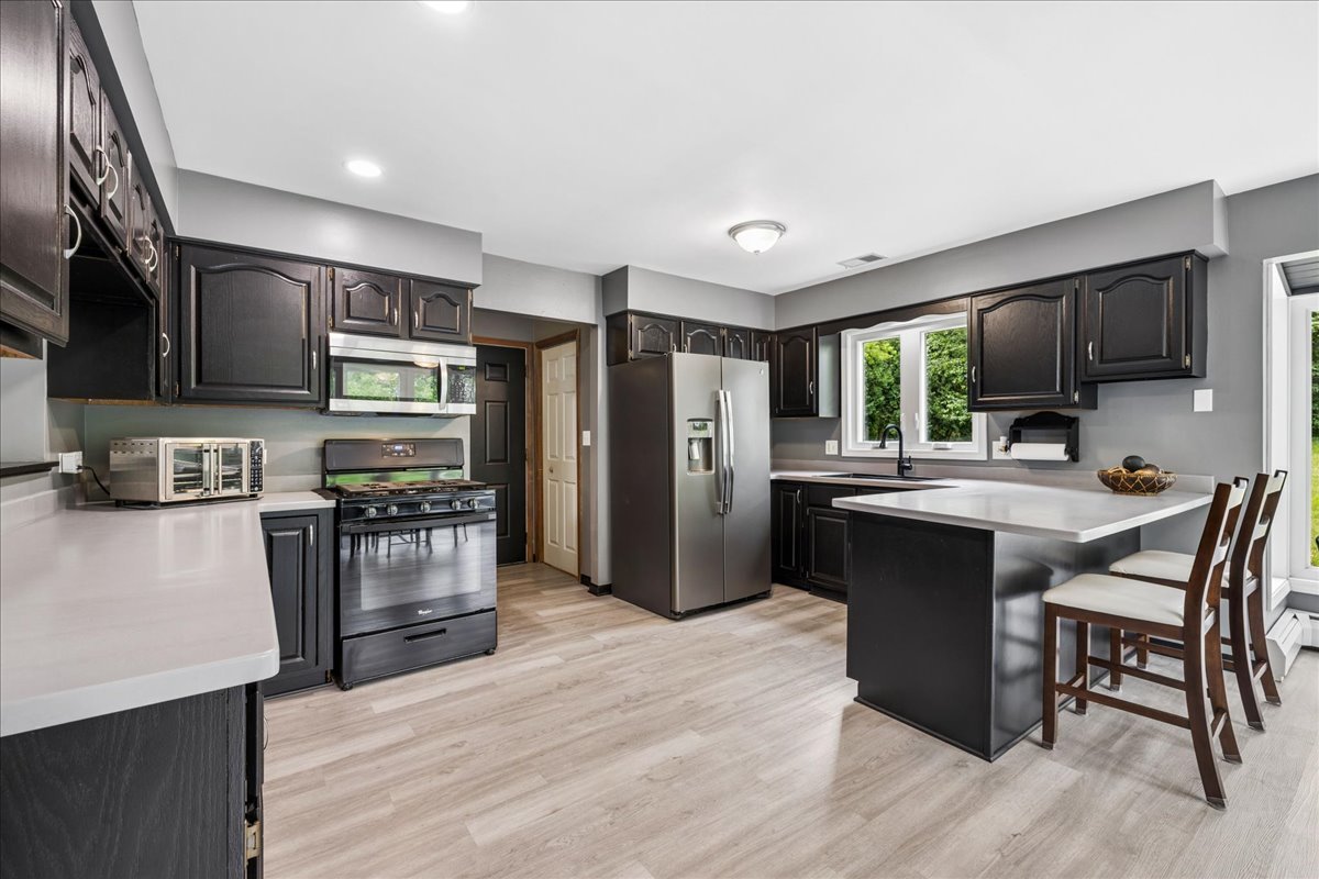 4402 Barreville Road Crystal Lake, IL 60012 - Photo 3 of 22