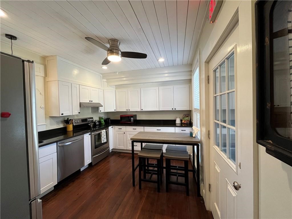 5 Elliot Place, Unit 1 Newport, RI 02840 - Photo 2 of 12