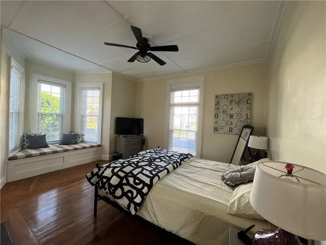 $3,200 | 5 Elliot Place, Unit 1, Newport, RI 02840